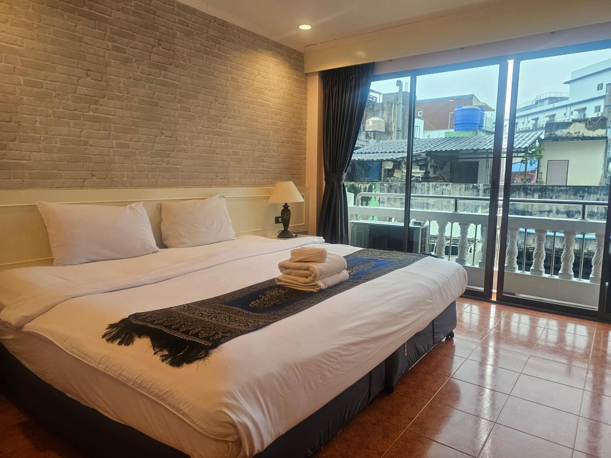 Patong Central Residence And Apartment Zimmer foto