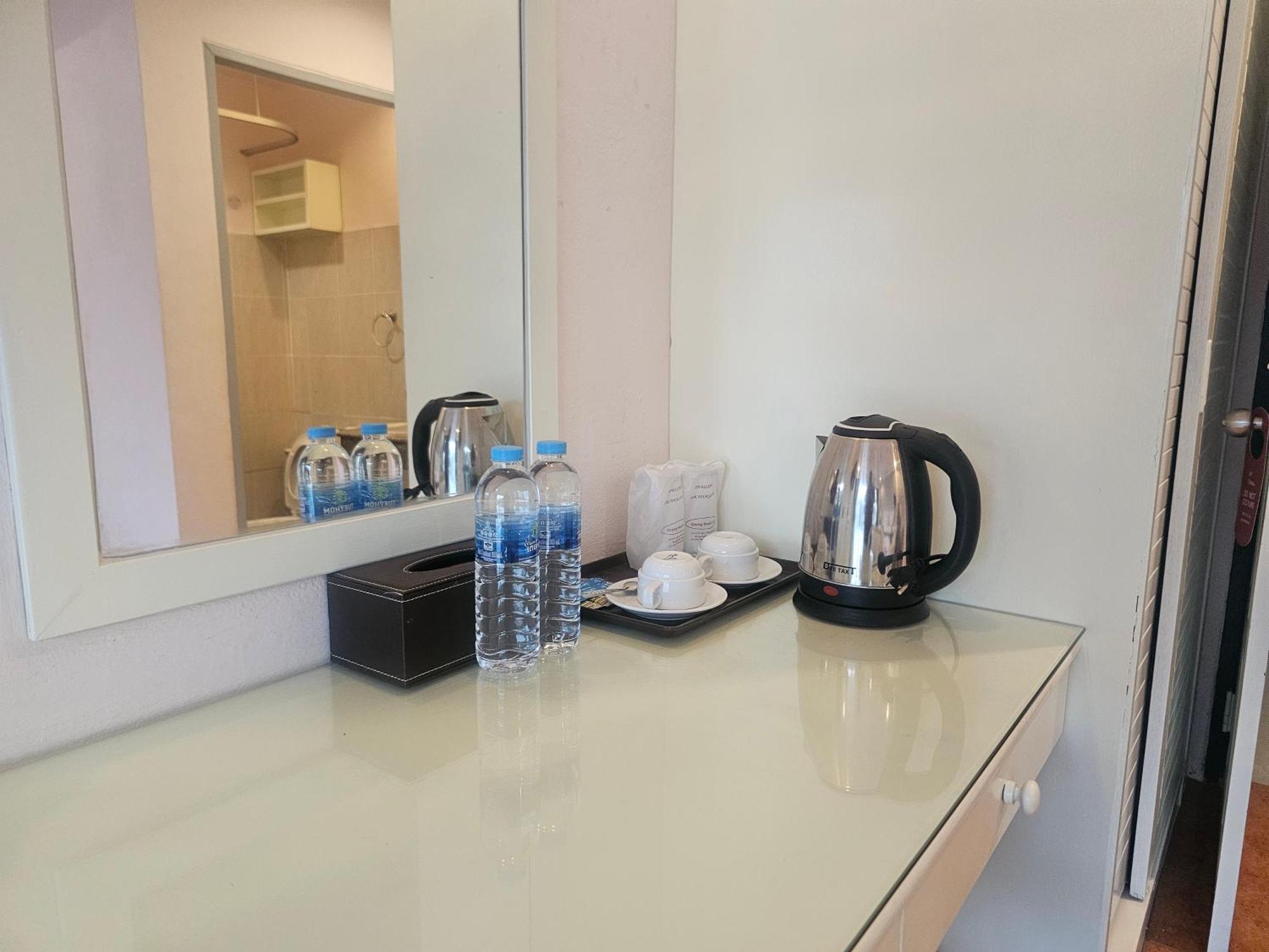 Patong Central Residence And Apartment Exterior foto